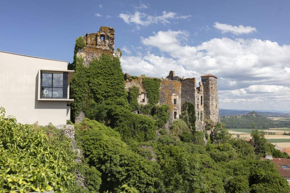 Origines® - Hotel Restaurant - Auvergne Issoire - Vue panoramique - Château le Broc